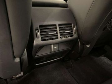 Car image 36