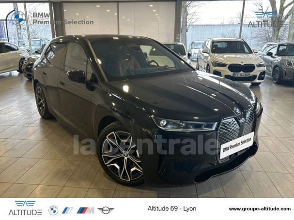 BMW iX xDrive40 240 kW image number 17