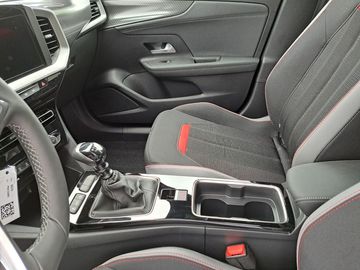 Car image 14