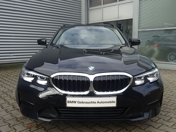 BMW 318i Touring Advantage 115 kW image number 3