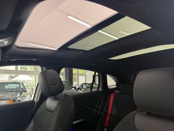 Car image 32