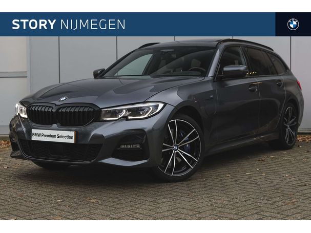 BMW 330 e Touring M Sport 215 kW image number 1