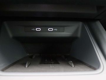 Car image 38