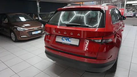Car image 4
