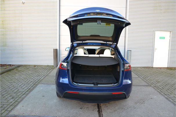 Tesla Model Y Long Range AWD 258 kW image number 31