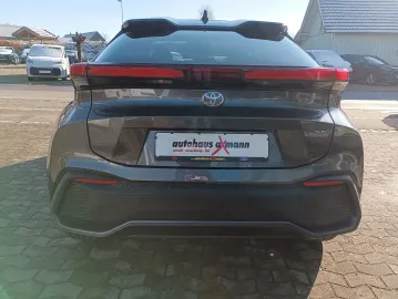 Car image 5
