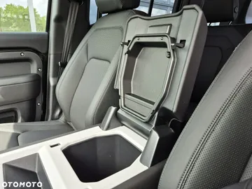 Car image 40