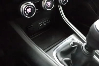 Car image 49