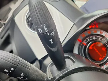 Car image 24