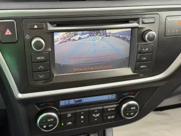 Car image 24
