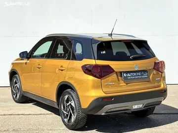 Car image 5