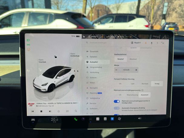 Tesla Model Y 220 kW image number 24