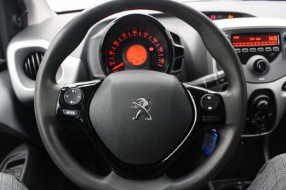 Car image 22