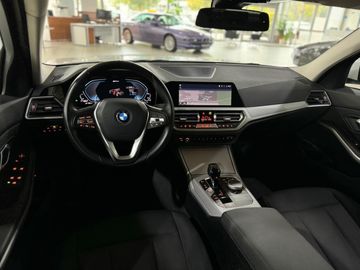 Car image 35