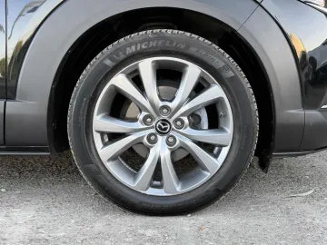 Car image 32