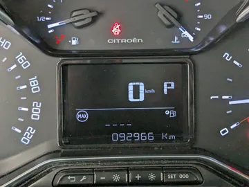 Car image 23