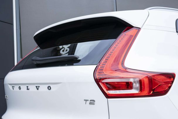 Volvo XC40 T2 Momentum 95 kW image number 15