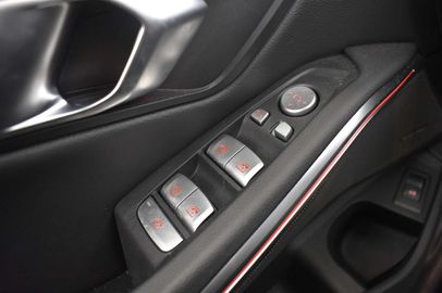 Car image 36