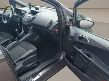 Car image 27