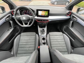 Car image 11