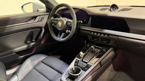 Car image 36