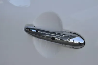 Car image 43