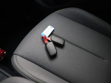 Car image 27
