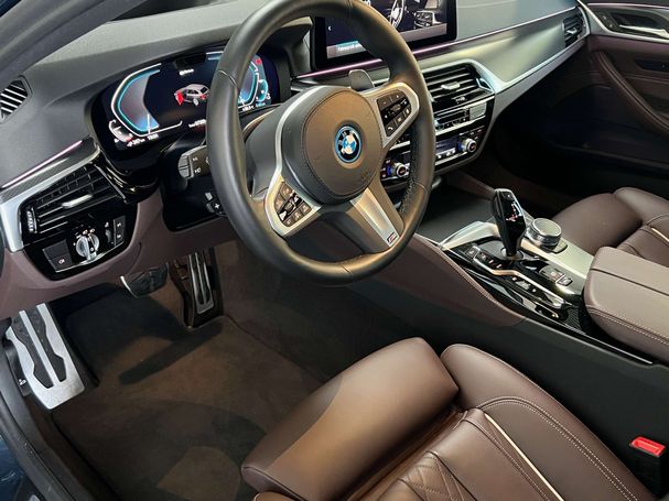 BMW 530 Touring 215 kW image number 12