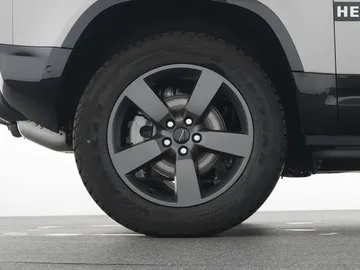Car image 23