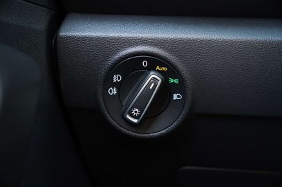 Car image 37