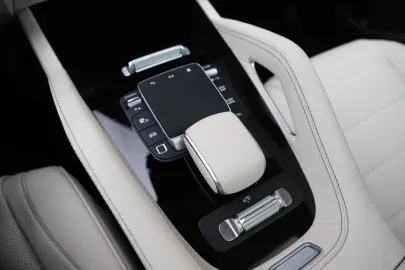 Car image 39