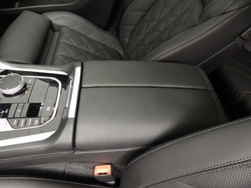 Car image 31