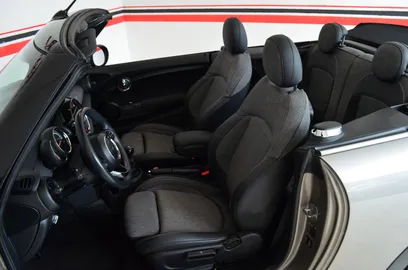 Car image 32