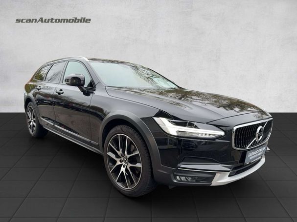 Volvo V90 Cross Country AWD Pro 140 kW image number 3