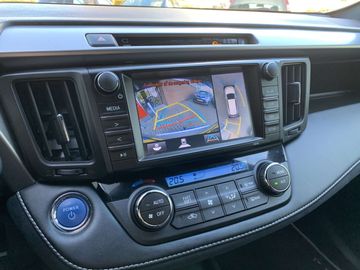 Car image 26