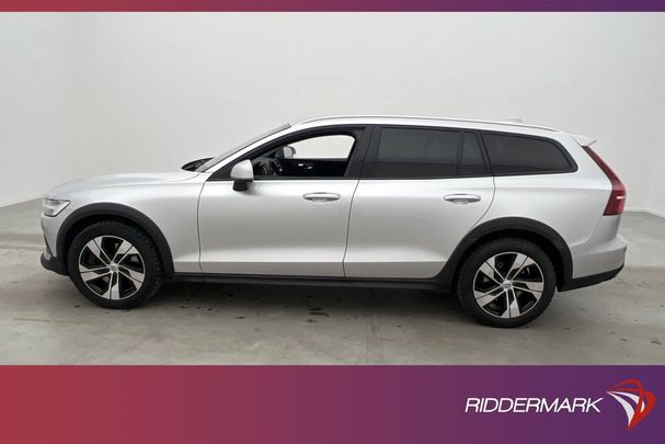 Volvo V60 Cross Country B4 AWD 146 kW image number 10