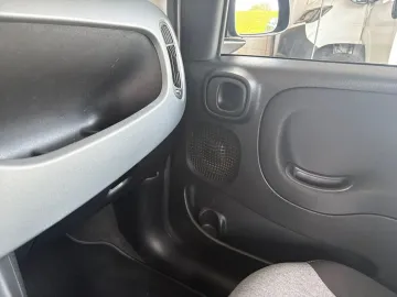 Car image 29