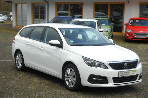 Peugeot 308 BlueHDi 130 Active 96 kW image number 2