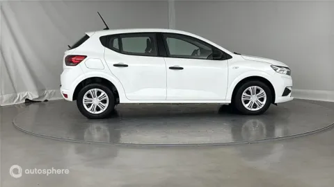 Car image 4