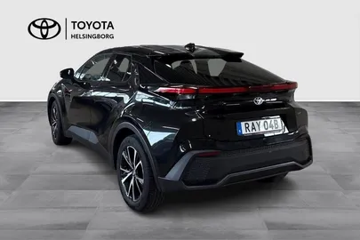Car image 5