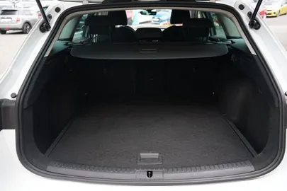 Car image 35