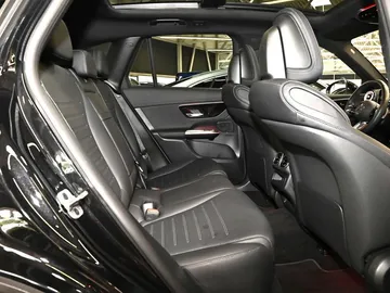 Car image 28