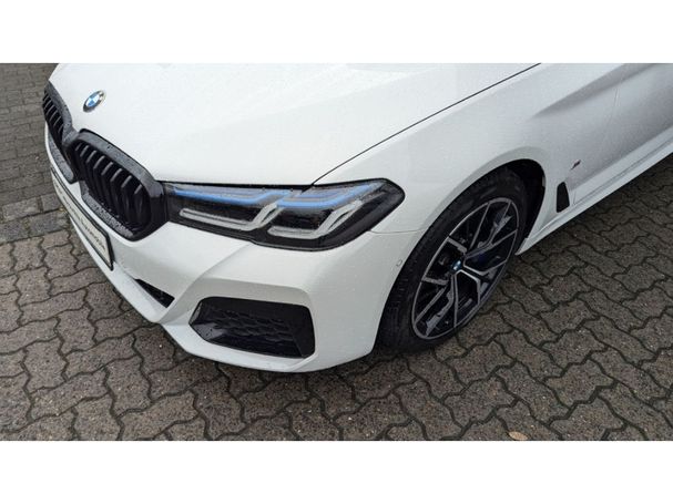 BMW 530d Touring xDrive 210 kW image number 1