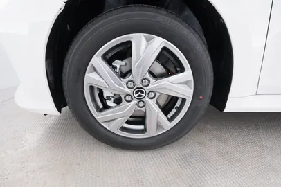 Car image 27