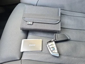 Car image 27