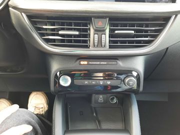 Car image 28