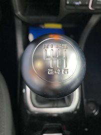 Car image 28