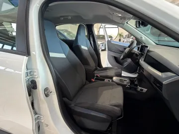 Car image 29