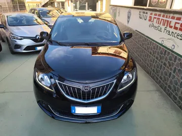 Car image 4