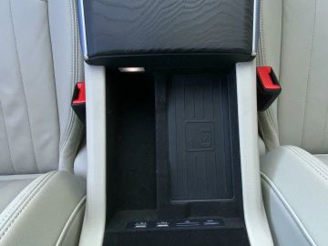 Car image 36